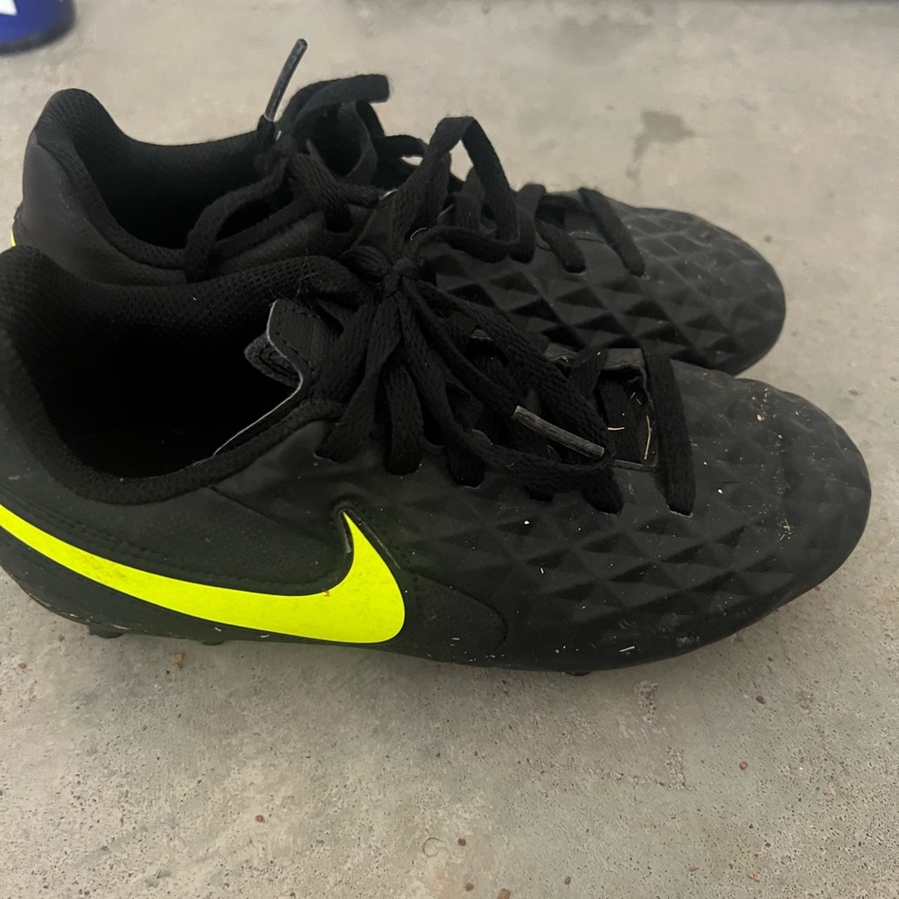 Boys soccer cleats - Nike tempo size 13c
